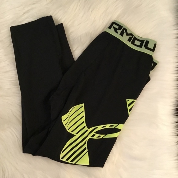Under Armour youth large black with bright yellow fitted heat gear - Picture 1 of 12